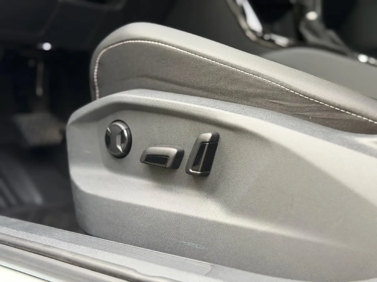 2022 Volkswagen T-Roc 1.4T 150HP L4 7DCT,autocango,china used car exporter,china ev exporter,chinese used car exporter,chinese used ev exporter