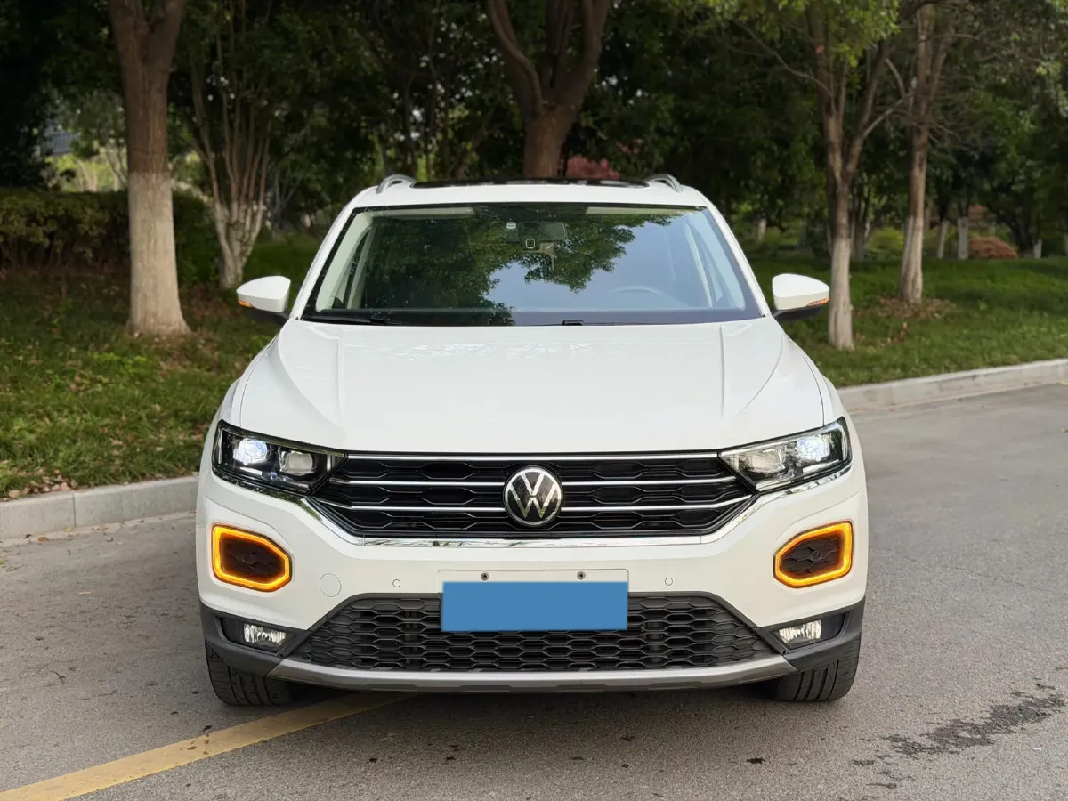 2022 Volkswagen T-Roc 1.4T 150HP L4 7DCT,autocango,china used car exporter,china ev exporter,chinese used car exporter,chinese used ev exporter