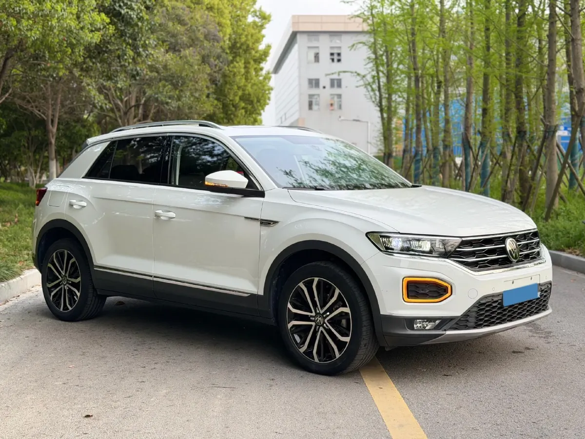 2022 Volkswagen T-Roc 1.4T 150HP L4 7DCT,autocango,china used car exporter,china ev exporter,chinese used car exporter,chinese used ev exporter