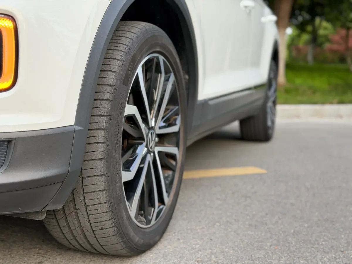 2022 Volkswagen T-Roc 1.4T 150HP L4 7DCT,autocango,china used car exporter,china ev exporter,chinese used car exporter,chinese used ev exporter