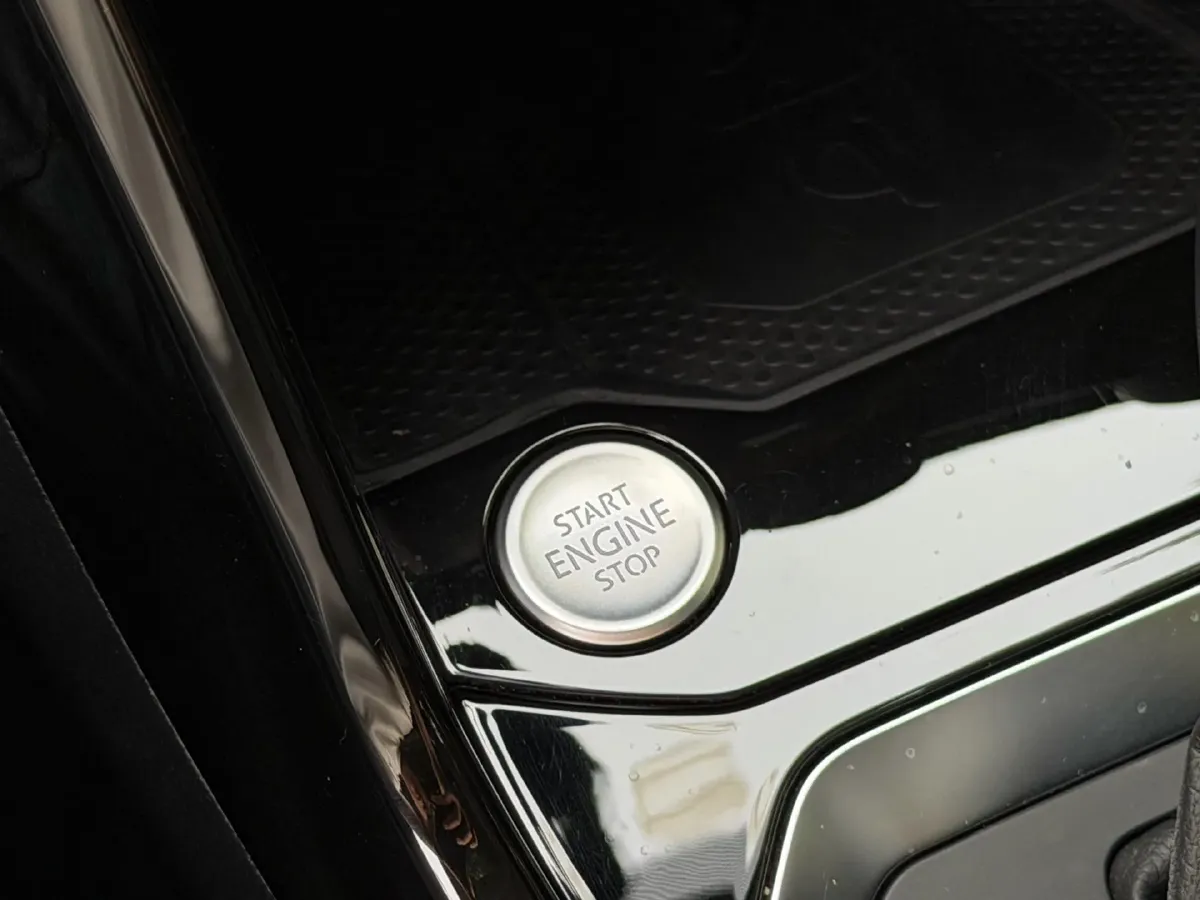 2022 Volkswagen T-Roc 1.4T 150HP L4 7DCT,autocango,china used car exporter,china ev exporter,chinese used car exporter,chinese used ev exporter