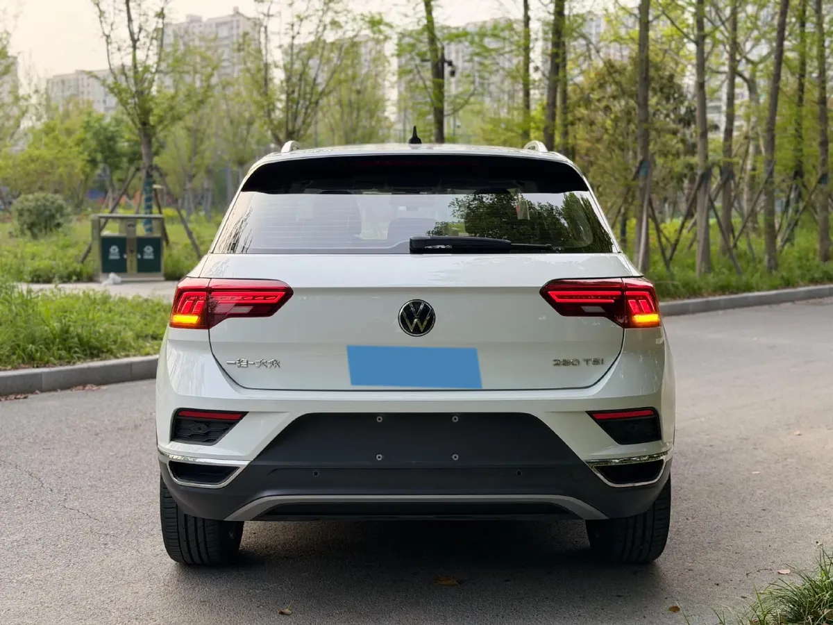 2022 Volkswagen T-Roc 1.4T 150HP L4 7DCT,autocango,china used car exporter,china ev exporter,chinese used car exporter,chinese used ev exporter