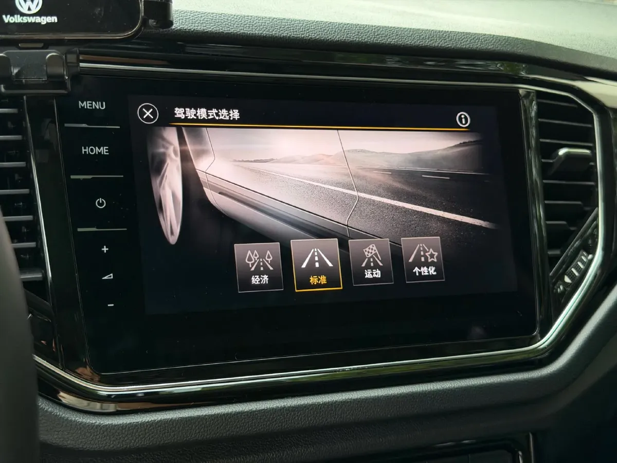 2022 Volkswagen T-Roc 1.4T 150HP L4 7DCT,autocango,china used car exporter,china ev exporter,chinese used car exporter,chinese used ev exporter