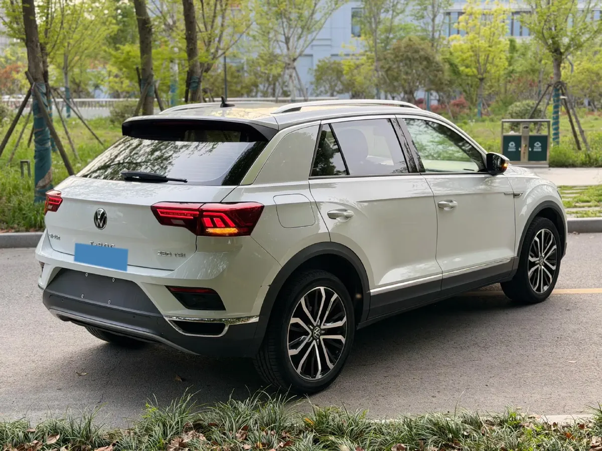 2022 Volkswagen T-Roc 1.4T 150HP L4 7DCT,autocango,china used car exporter,china ev exporter,chinese used car exporter,chinese used ev exporter