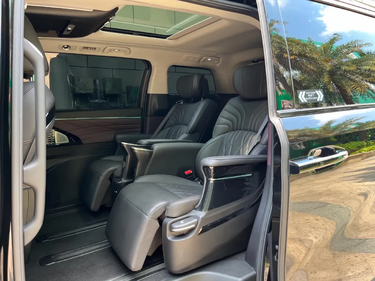 2024 GAC Trumpchi M8 2.0T 252HP L4 8AT,autocango,china used car exporter,china ev exporter,chinese used car exporter,chinese used ev exporter