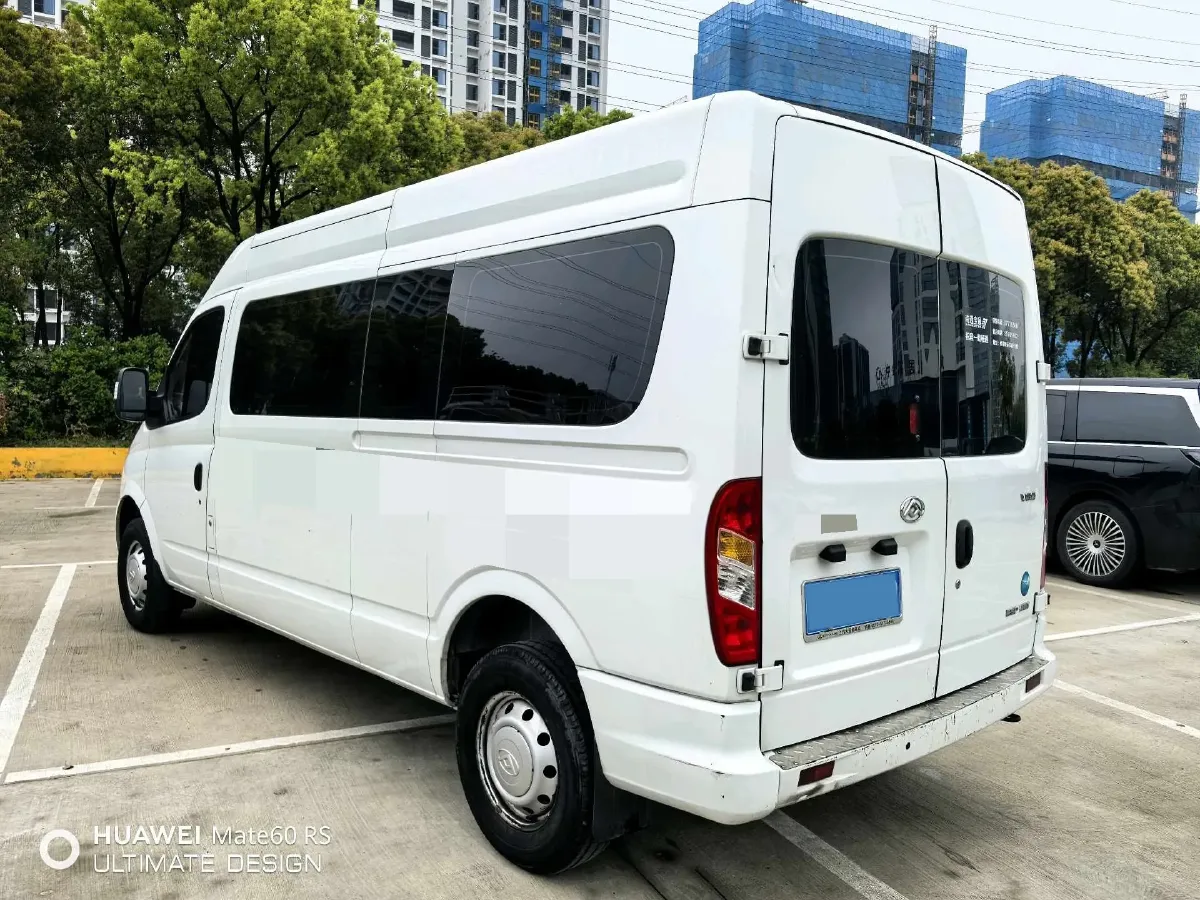 2021 MAXUS XinTu V80 2.0T 127HP L4 6MT,autocango,china used car exporter,china ev exporter,chinese used car exporter,chinese used ev exporter