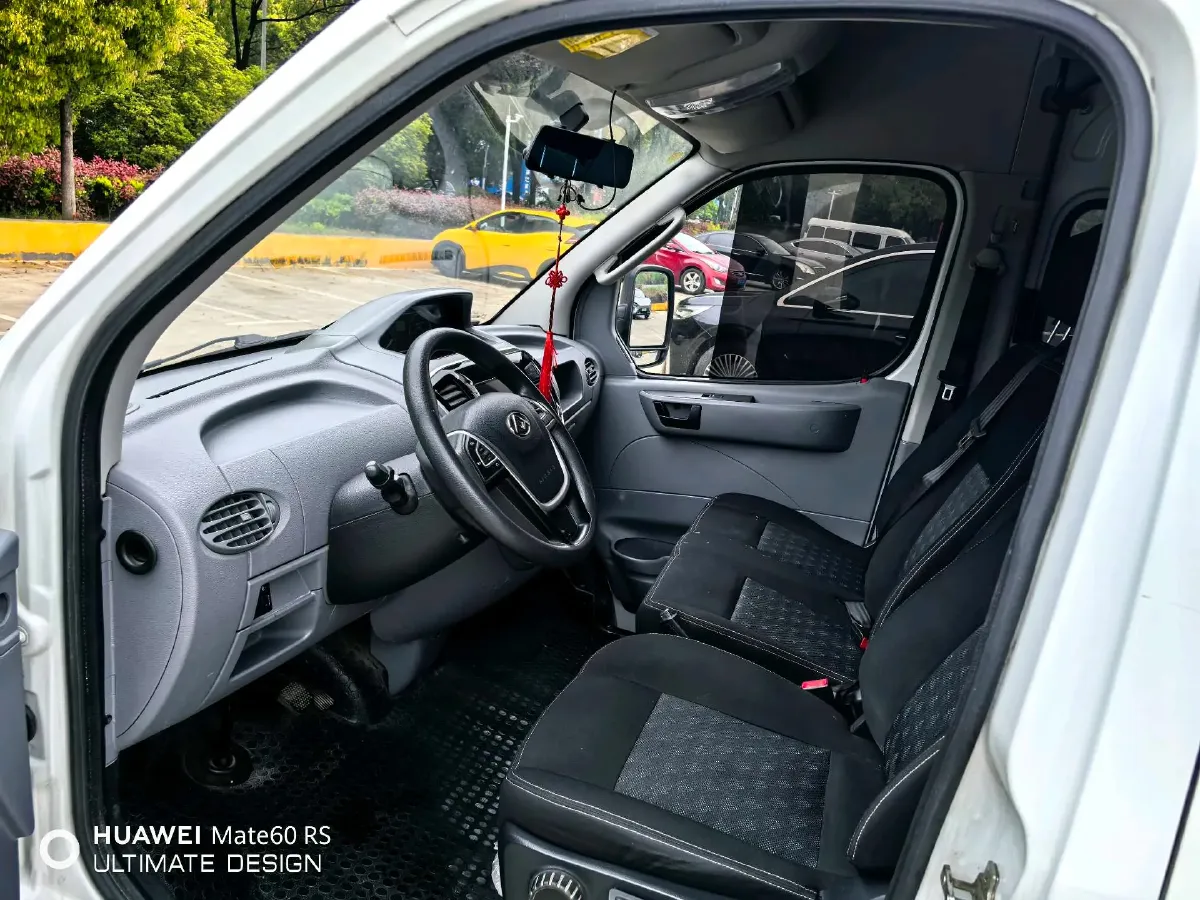 2021 MAXUS XinTu V80 2.0T 127HP L4 6MT,autocango,china used car exporter,china ev exporter,chinese used car exporter,chinese used ev exporter