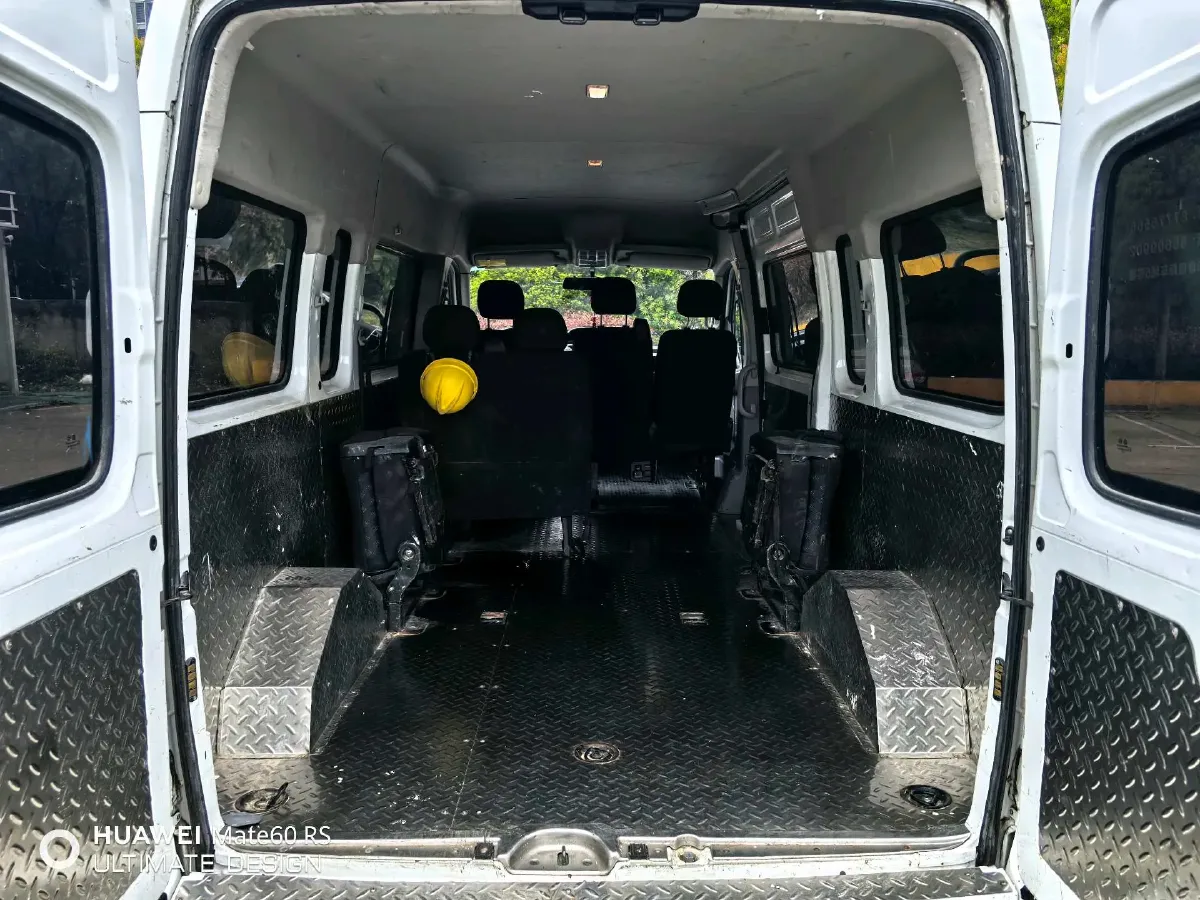 2021 MAXUS XinTu V80 2.0T 127HP L4 6MT,autocango,china used car exporter,china ev exporter,chinese used car exporter,chinese used ev exporter