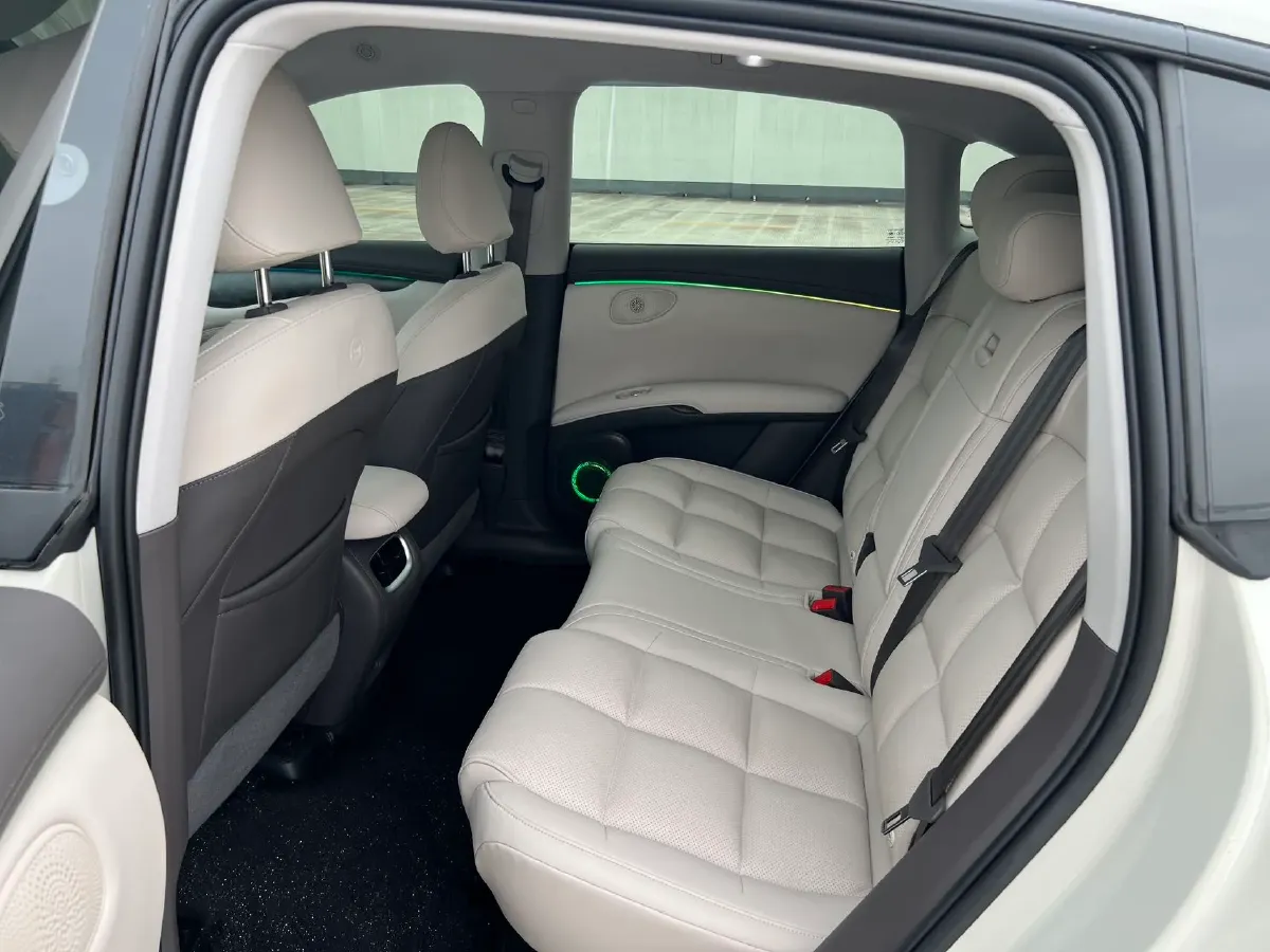 2023 IM LS6 BEV 71KWH,autocango,china used car exporter,china ev exporter,chinese used car exporter,chinese used ev exporter