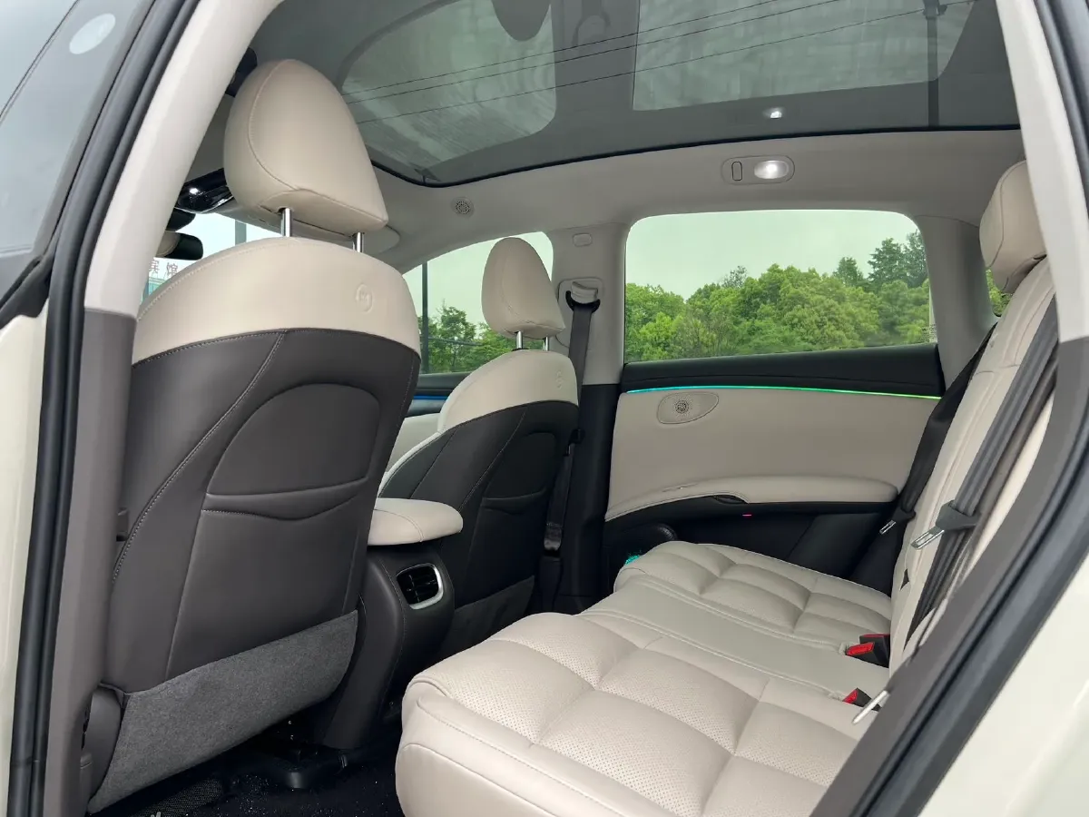 2023 IM LS6 BEV 71KWH,autocango,china used car exporter,china ev exporter,chinese used car exporter,chinese used ev exporter