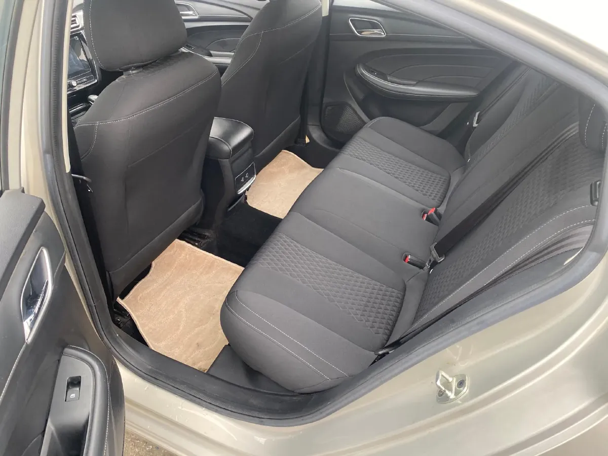 2019 Roewe i5 1.5L 120HP L4 CVT,autocango,china used car exporter,china ev exporter,chinese used car exporter,chinese used ev exporter