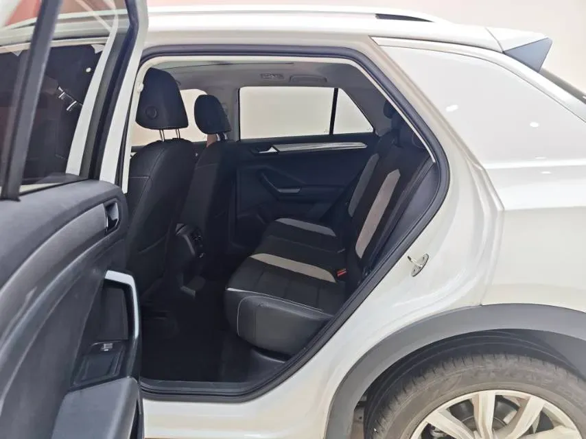 2021 Volkswagen T-Roc 1.4T 150HP L4 7DCT,autocango,china used car exporter,china ev exporter,chinese used car exporter,chinese used ev exporter