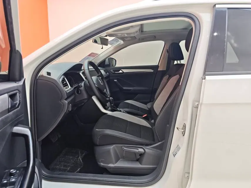 2021 Volkswagen T-Roc 1.4T 150HP L4 7DCT,autocango,china used car exporter,china ev exporter,chinese used car exporter,chinese used ev exporter