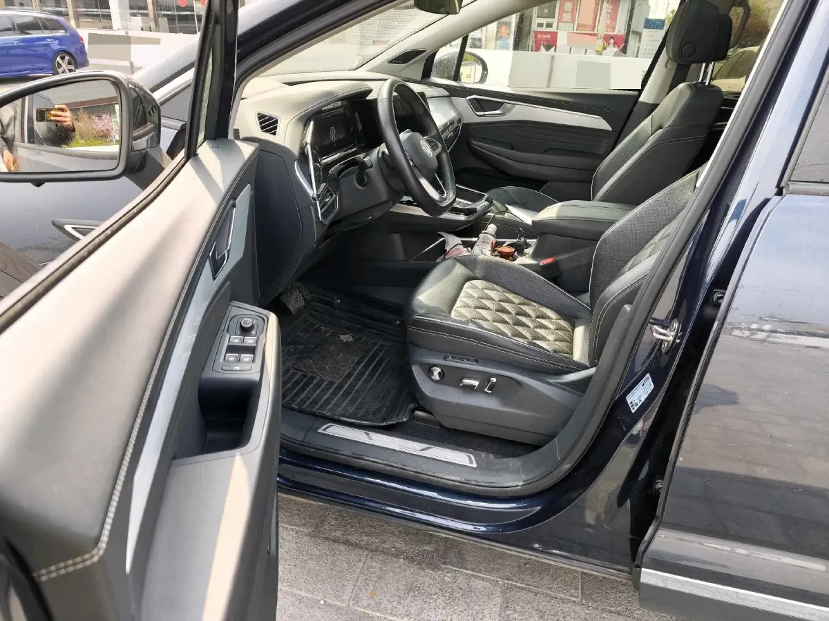 2022 Volkswagen Talagon 2.5T 299HP V6 7DCT,autocango,china used car exporter,china ev exporter,chinese used car exporter,chinese used ev exporter