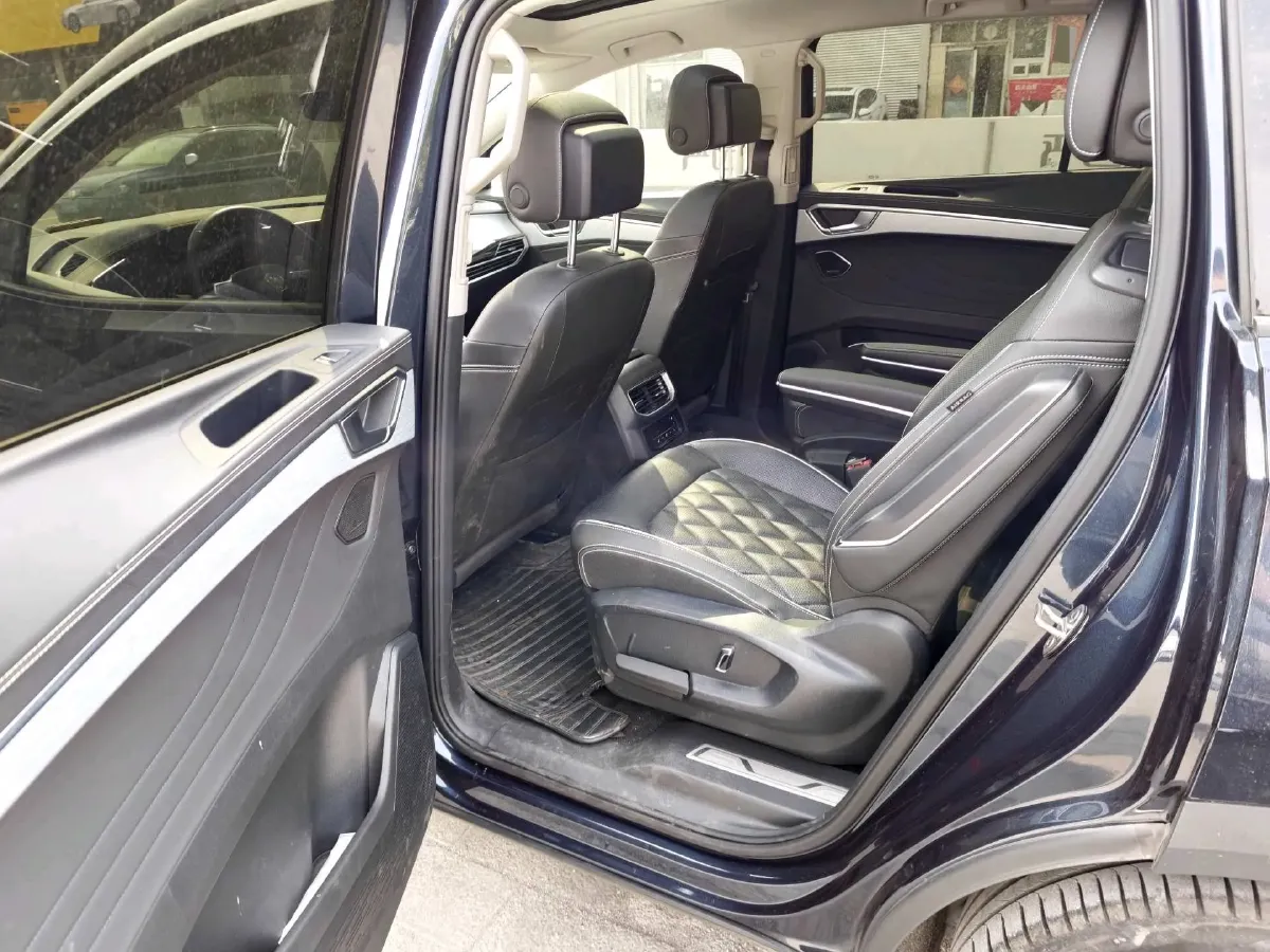 2022 Volkswagen Talagon 2.5T 299HP V6 7DCT,autocango,china used car exporter,china ev exporter,chinese used car exporter,chinese used ev exporter