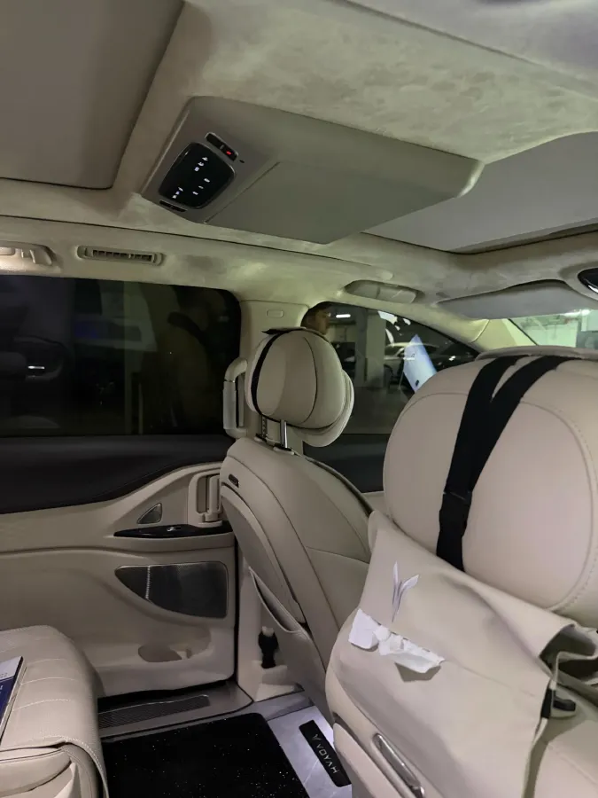 2024 Voyah Dream 1.5T 150HP L4 PHEV 43KWH,autocango,china used car exporter,china ev exporter,chinese used car exporter,chinese used ev exporter