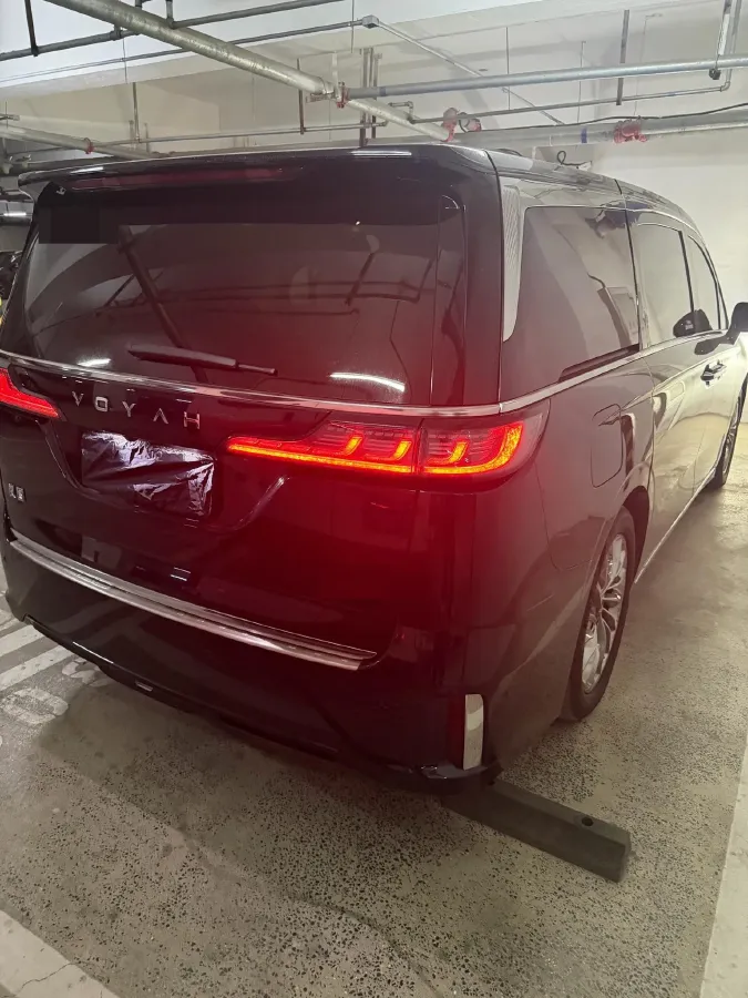 2024 Voyah Dream 1.5T 150HP L4 PHEV 43KWH,autocango,china used car exporter,china ev exporter,chinese used car exporter,chinese used ev exporter