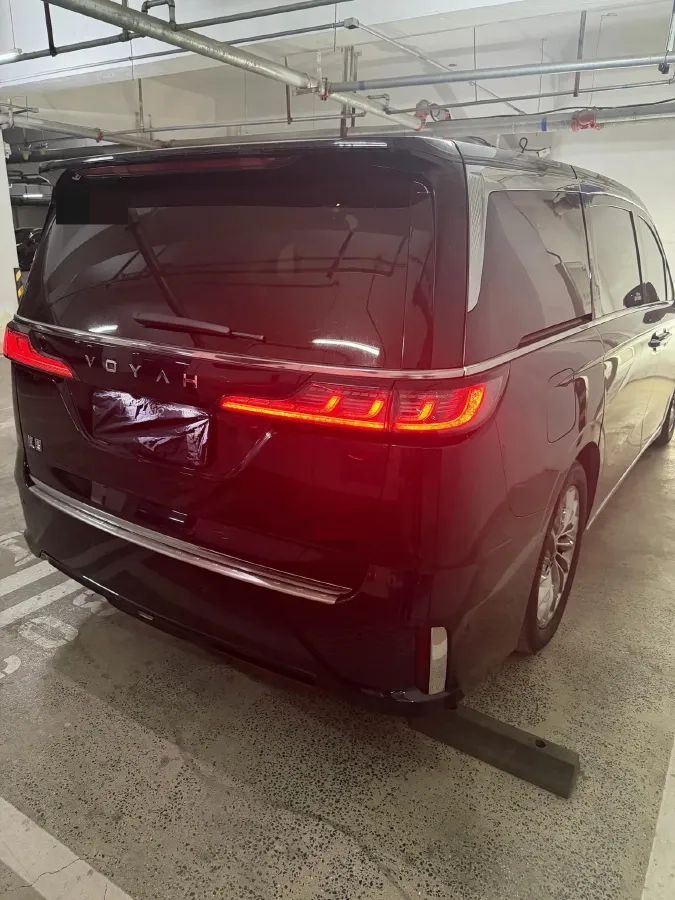 2024 Voyah Dream 1.5T 150HP L4 PHEV 43KWH,autocango,china used car exporter,china ev exporter,chinese used car exporter,chinese used ev exporter