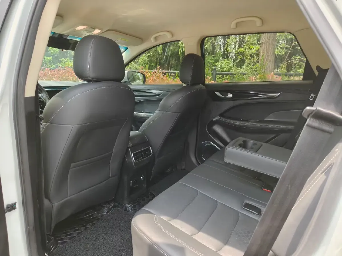 2019 ChangAn CS35 Plus 1.6L 128HP L4 6AT,autocango,china used car exporter,china ev exporter,chinese used car exporter,chinese used ev exporter