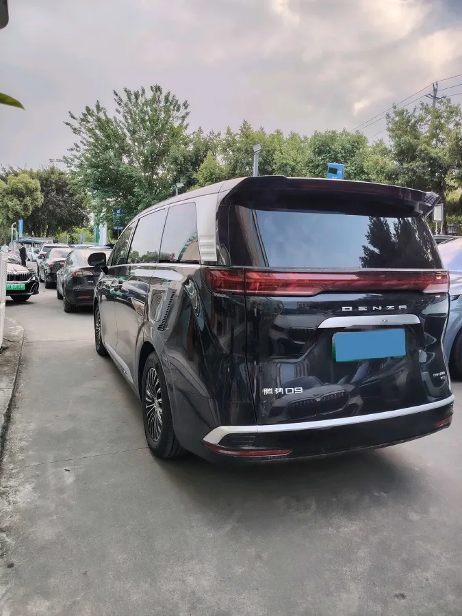 2025 Denza D9 1.5T 156HP L4 E-CVT PHEV 40KWH,autocango,china used car exporter,china ev exporter,chinese used car exporter,chinese used ev exporter