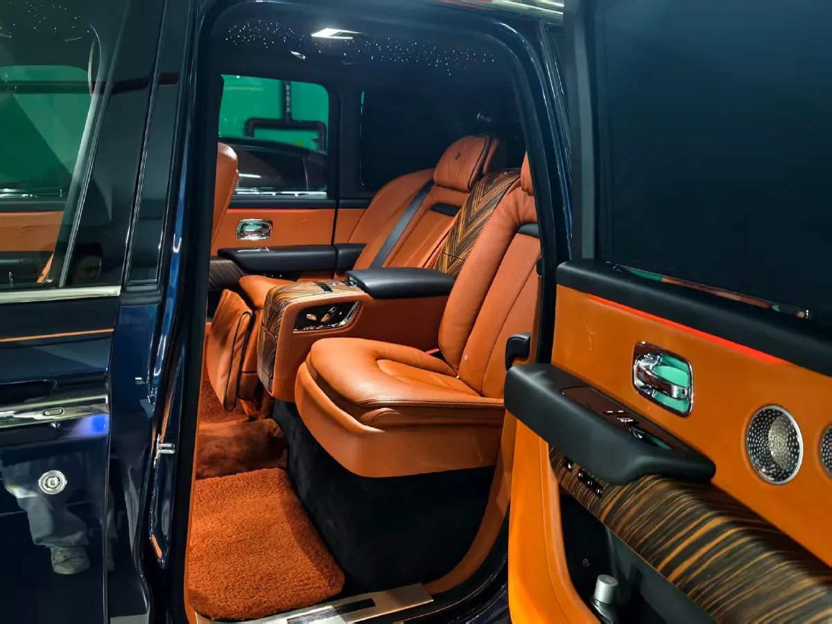 2018 Rolls-Royce Cullinan 6.7T 571HP V12 8AT,autocango,china used car exporter,china ev exporter,chinese used car exporter,chinese used ev exporter