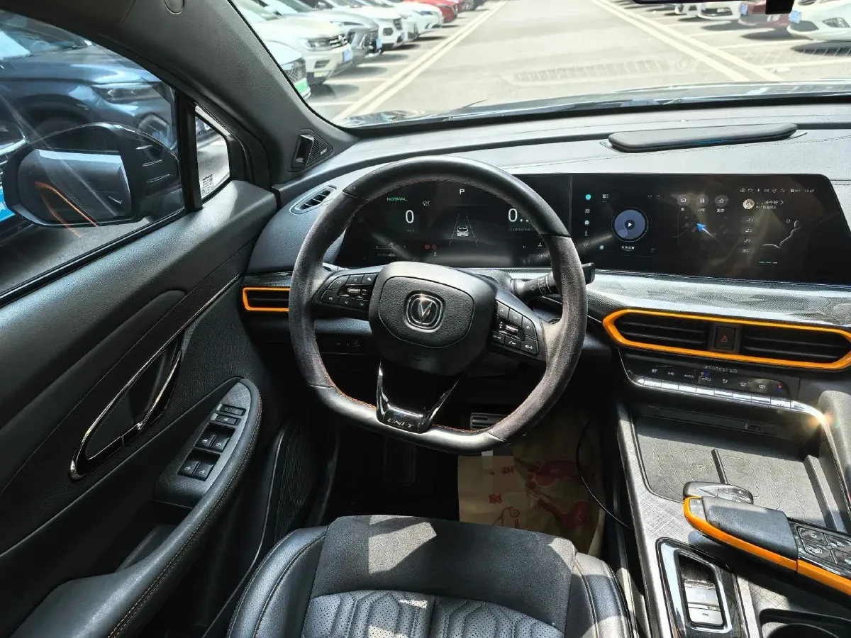 2021 ChangAn UNI-T 1.5T 180HP L4 7DCT,autocango,china used car exporter,china ev exporter,chinese used car exporter,chinese used ev exporter