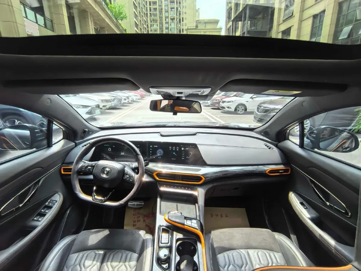 2021 ChangAn UNI-T 1.5T 180HP L4 7DCT,autocango,china used car exporter,china ev exporter,chinese used car exporter,chinese used ev exporter