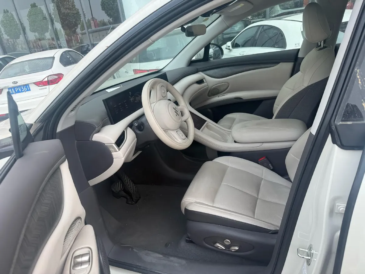 2025 IM LS6 BEV 75KWH,autocango,china used car exporter,china ev exporter,chinese used car exporter,chinese used ev exporter