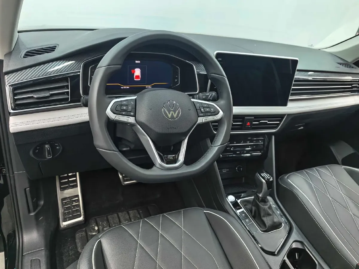 2025 Volkswagen Tiguan L 2.0T 186HP L4 7DCT,autocango,china used car exporter,china ev exporter,chinese used car exporter,chinese used ev exporter