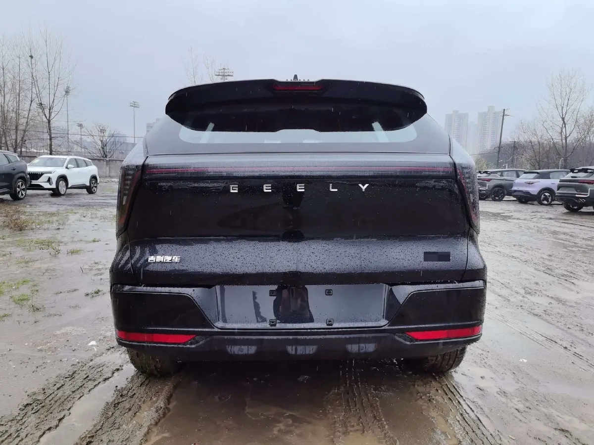 2025 Geely StarRay 1.5T 181HP L4 7DCT,autocango,china used car exporter,china ev exporter,chinese used car exporter,chinese used ev exporter