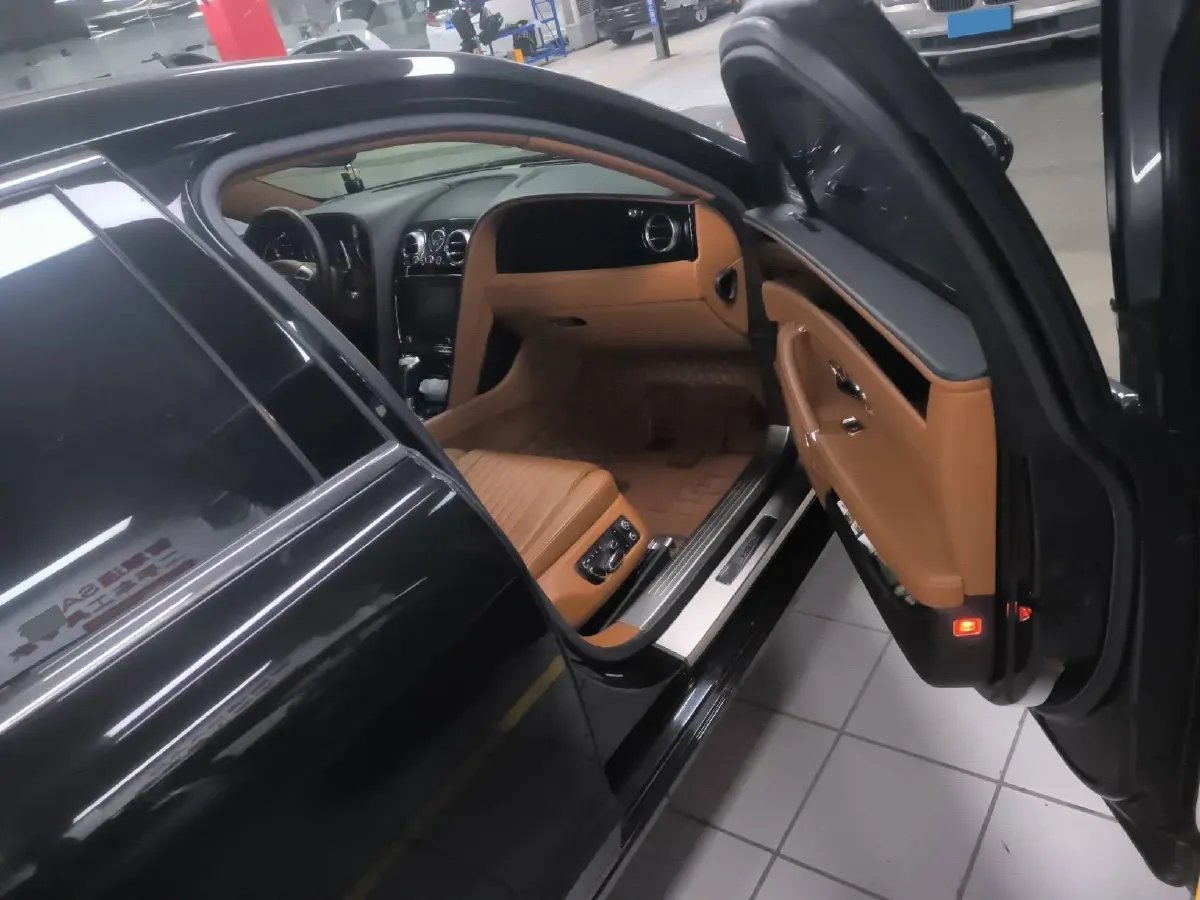 2017 Bentley Flying Spur 4.0T 528HP V8 8AT,autocango,china used car exporter,china ev exporter,chinese used car exporter,chinese used ev exporter