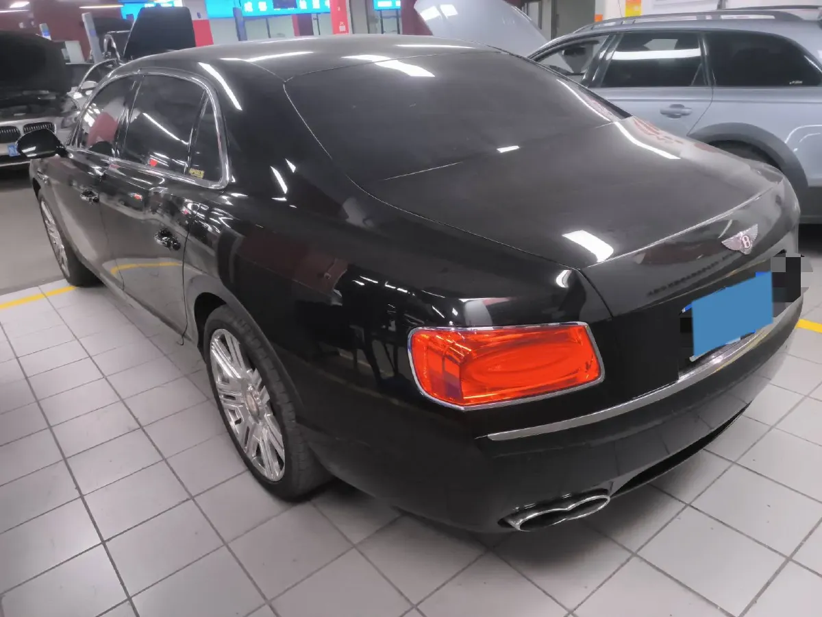 2017 Bentley Flying Spur 4.0T 528HP V8 8AT,autocango,china used car exporter,china ev exporter,chinese used car exporter,chinese used ev exporter