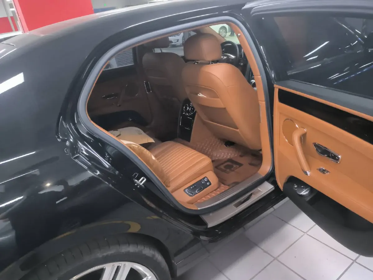 2017 Bentley Flying Spur 4.0T 528HP V8 8AT,autocango,china used car exporter,china ev exporter,chinese used car exporter,chinese used ev exporter