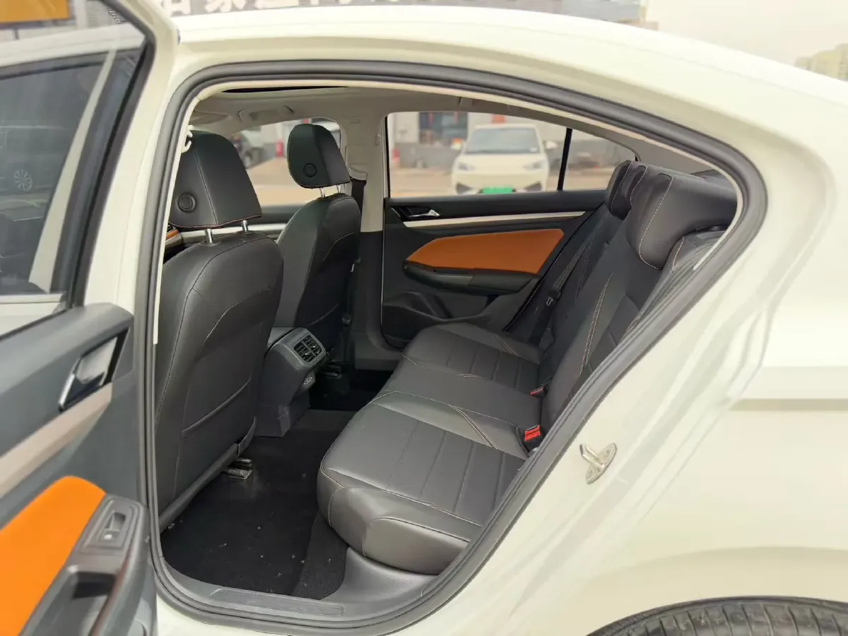 2023 Volkswagen Bora 1.2T 116HP L4 7DCT,autocango,china used car exporter,china ev exporter,chinese used car exporter,chinese used ev exporter