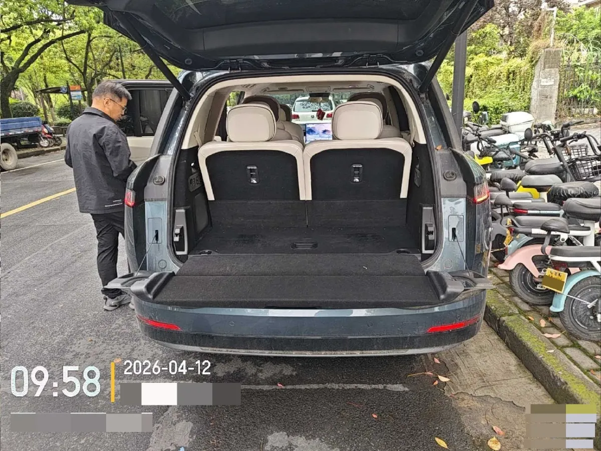 2025 LYNK&CO 900 2.0T 254HP L4 3DHT PHEV,autocango,china used car exporter,china ev exporter,chinese used car exporter,chinese used ev exporter