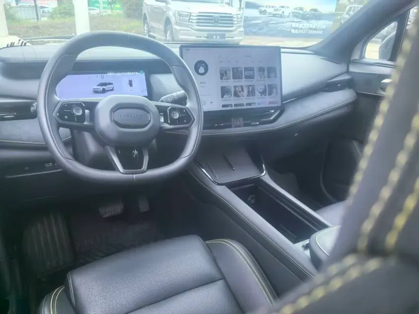 2025 LYNK&CO 06 1.5T 181HP L4 7DCT,autocango,china used car exporter,china ev exporter,chinese used car exporter,chinese used ev exporter