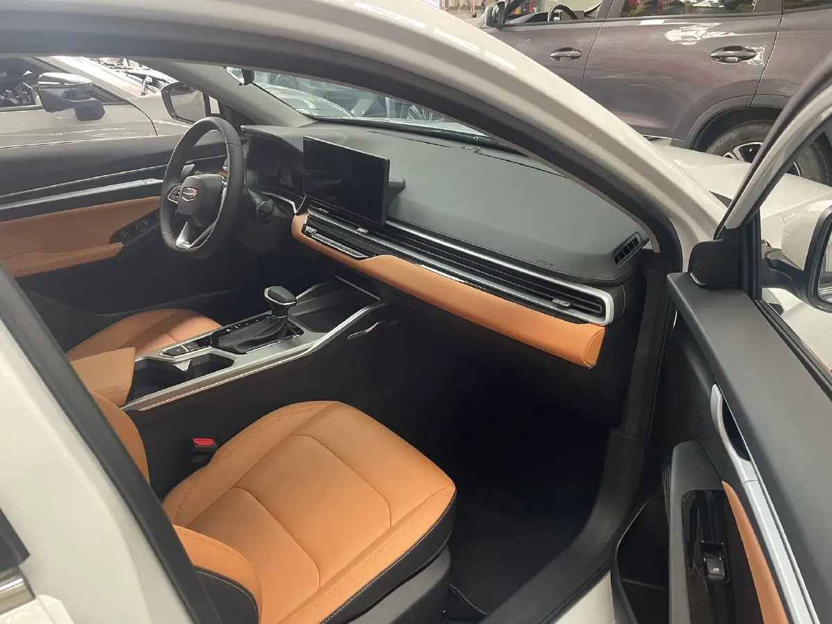 2025 Geely Emgrand 1.5L 127HP L4 CVT,autocango,china used car exporter,china ev exporter,chinese used car exporter,chinese used ev exporter