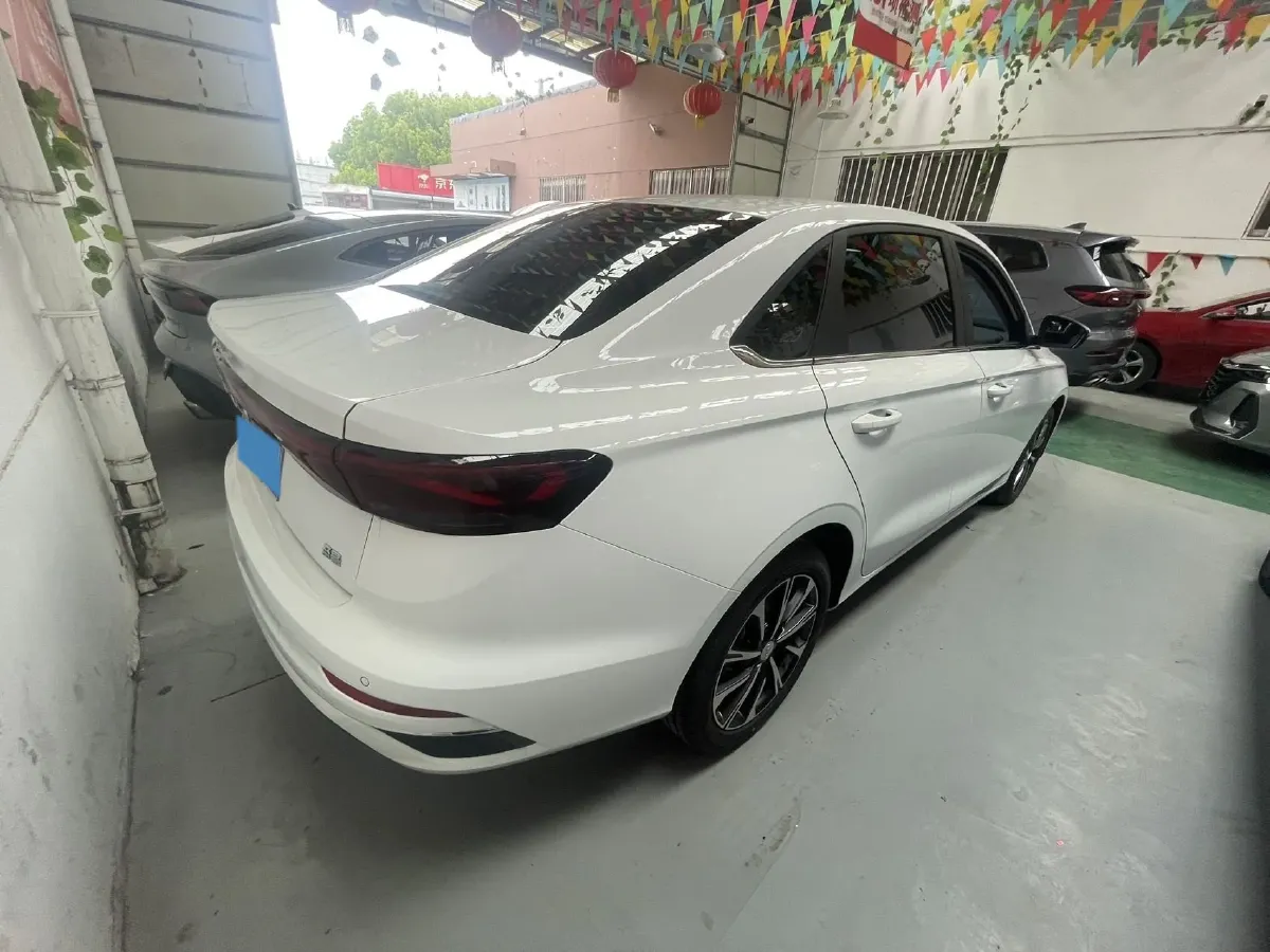 2025 Geely Emgrand 1.5L 127HP L4 CVT,autocango,china used car exporter,china ev exporter,chinese used car exporter,chinese used ev exporter