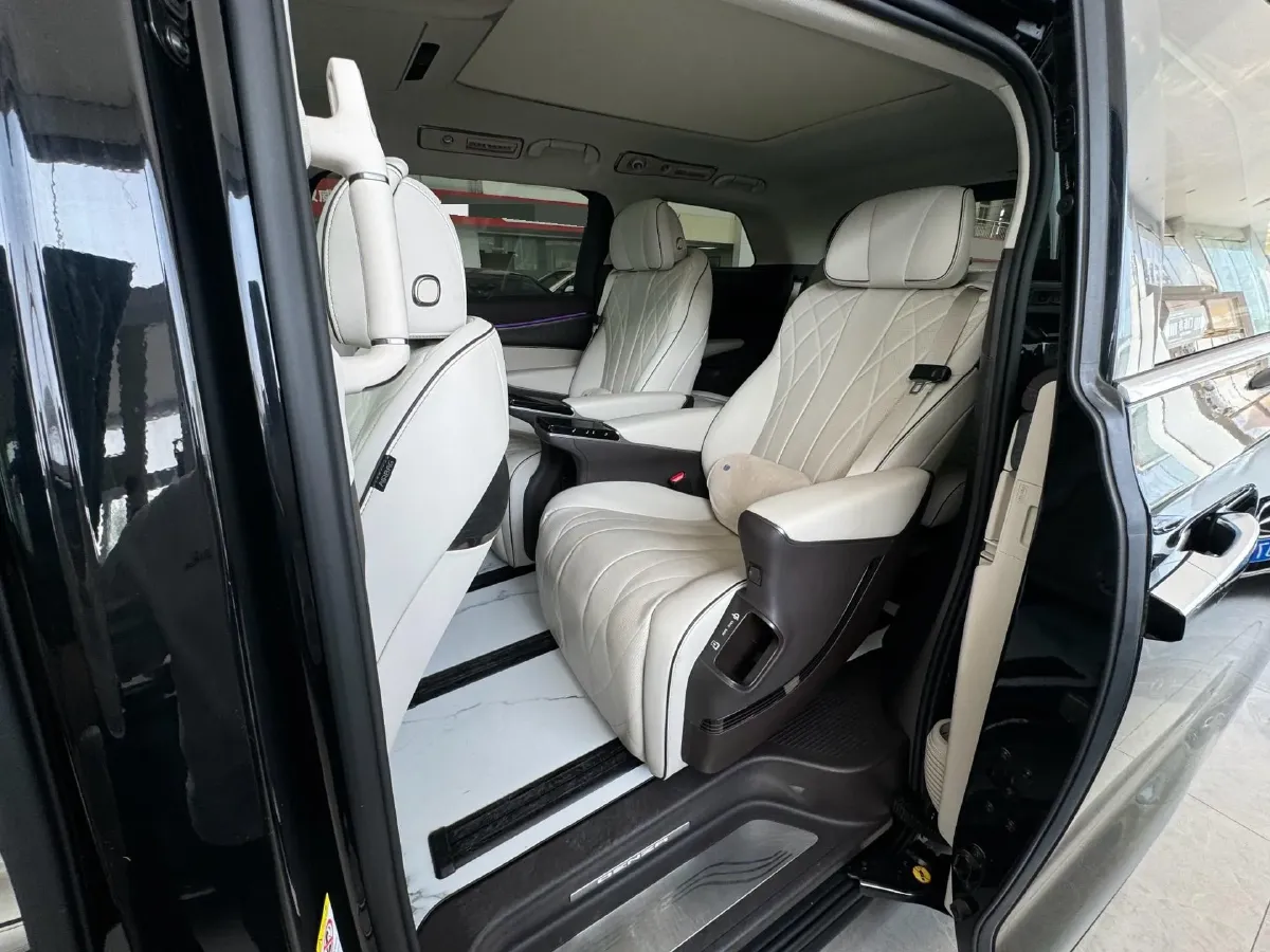 2024 Denza D9 1.5T 139HP L4 E-CVT PHEV 40KWH,autocango,china used car exporter,china ev exporter,chinese used car exporter,chinese used ev exporter