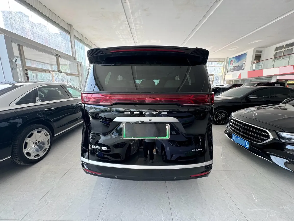 2024 Denza D9 1.5T 139HP L4 E-CVT PHEV 40KWH,autocango,china used car exporter,china ev exporter,chinese used car exporter,chinese used ev exporter