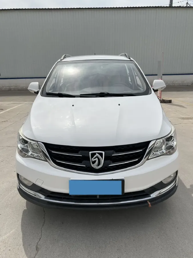 2016 BaoJun 560 1.5T 150HP L4 6MT,autocango,china used car exporter,china ev exporter,chinese used car exporter,chinese used ev exporter
