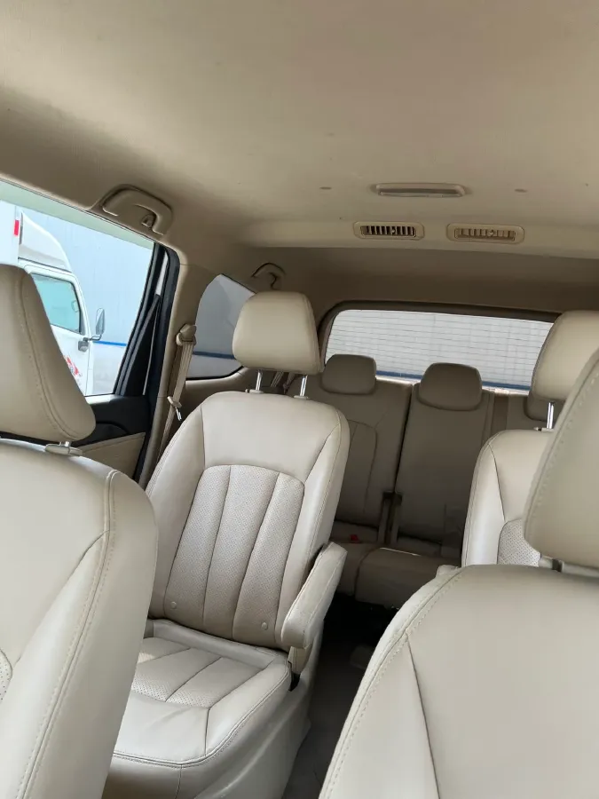 2016 BaoJun 560 1.5T 150HP L4 6MT,autocango,china used car exporter,china ev exporter,chinese used car exporter,chinese used ev exporter