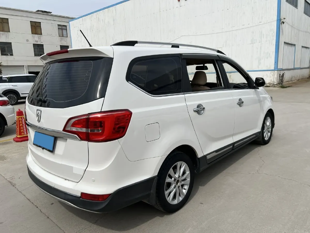 2016 BaoJun 560 1.5T 150HP L4 6MT,autocango,china used car exporter,china ev exporter,chinese used car exporter,chinese used ev exporter