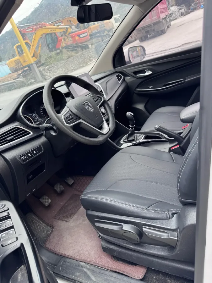 2019 BaoJun 730 1.5L 105HP L4 6MT,autocango,china used car exporter,china ev exporter,chinese used car exporter,chinese used ev exporter