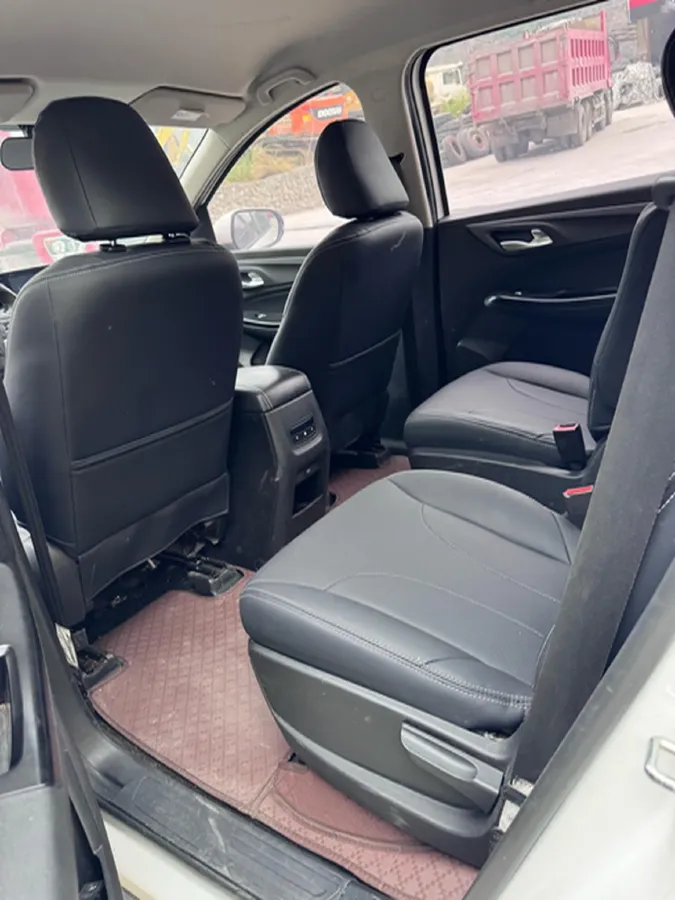 2019 BaoJun 730 1.5L 105HP L4 6MT,autocango,china used car exporter,china ev exporter,chinese used car exporter,chinese used ev exporter