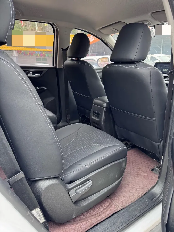 2019 BaoJun 730 1.5L 105HP L4 6MT,autocango,china used car exporter,china ev exporter,chinese used car exporter,chinese used ev exporter