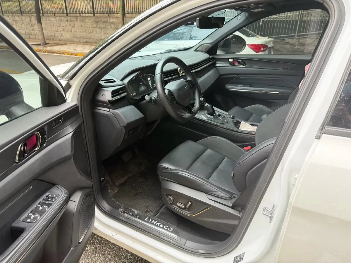 2021 LYNK&CO 01 2.0T 254HP L4 8AT,autocango,china used car exporter,china ev exporter,chinese used car exporter,chinese used ev exporter