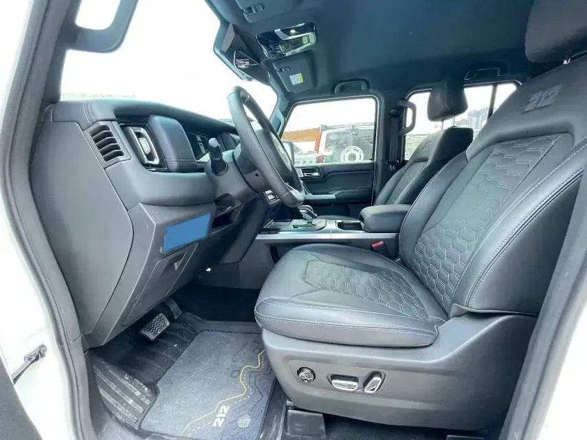 2024 212 212 T01 2.0T 252HP L4 8AT,autocango,china used car exporter,china ev exporter,chinese used car exporter,chinese used ev exporter