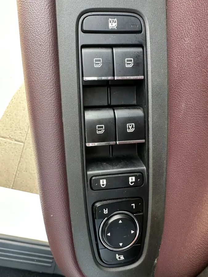 2021 GAC Trumpchi M6 1.5T 169HP L4 7DCT,autocango,china used car exporter,china ev exporter,chinese used car exporter,chinese used ev exporter