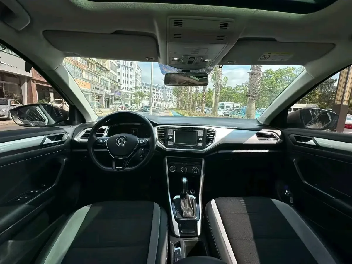 2019 Volkswagen T-Roc 1.4T 131HP L4 7DCT,autocango,china used car exporter,china ev exporter,chinese used car exporter,chinese used ev exporter